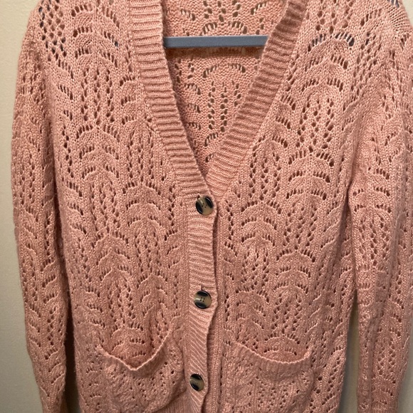 Pink sweater button - Picture 2 of 3